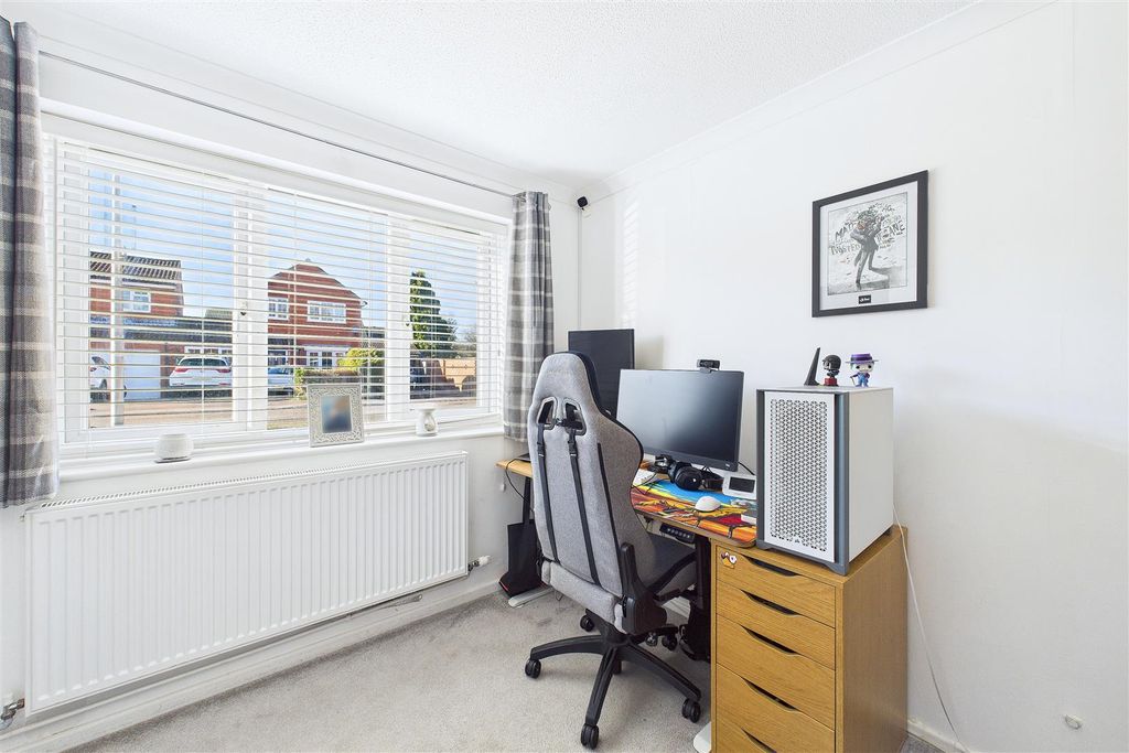 Property photo 3 of 12