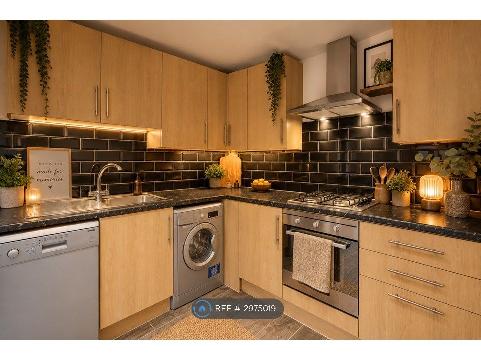 Property photo 1 of 10 Kitchen