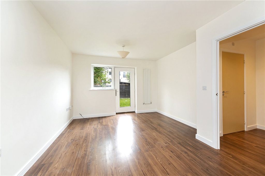 Property photo 1 of 13 Bedroom