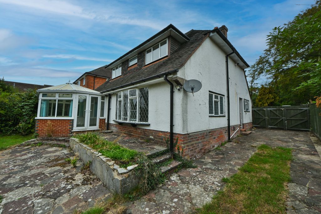 Property photo 3 of 27