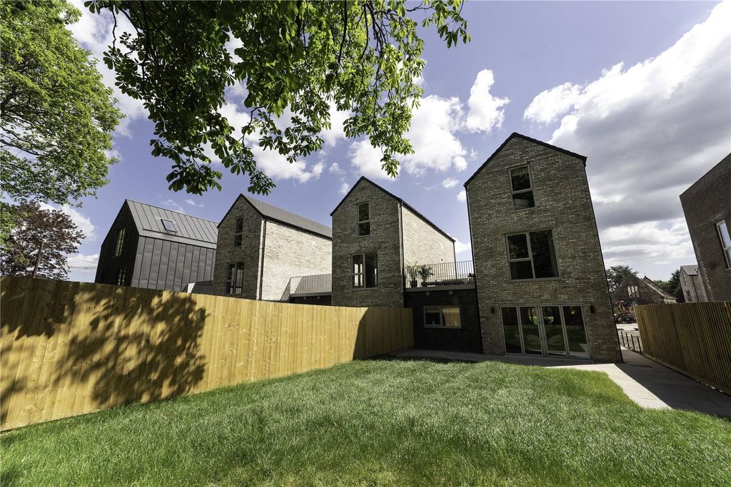 Property photo 1 of 24 Picture No. 32