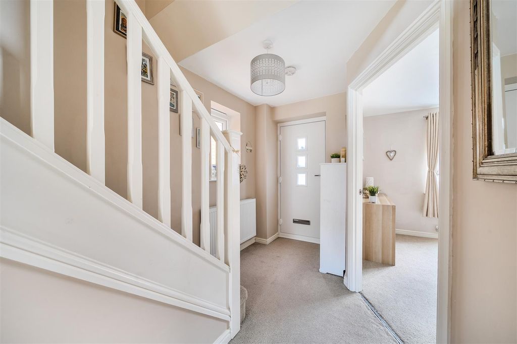 Property photo 3 of 32 1423467-20-69Aea87669E0E.Jpg