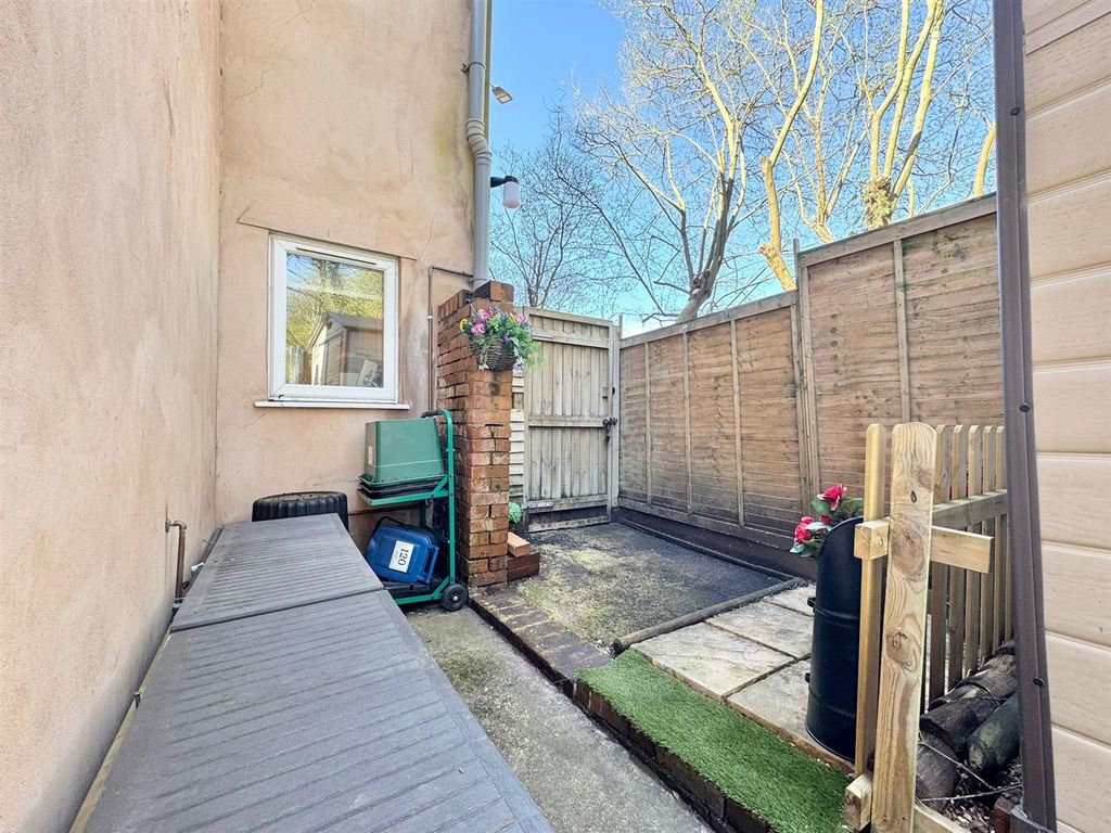 Additional image 11 of 2 bed flat for saleWest Exe South, Tiverton EX16