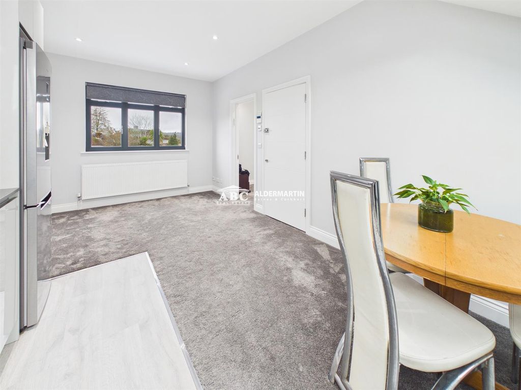 Property photo 3 of 8 Cam03827G0-Pr0134-Still003.Jpg