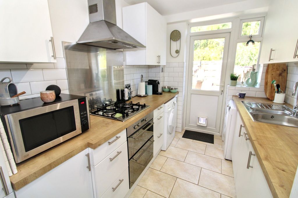Property photo 2 of 13