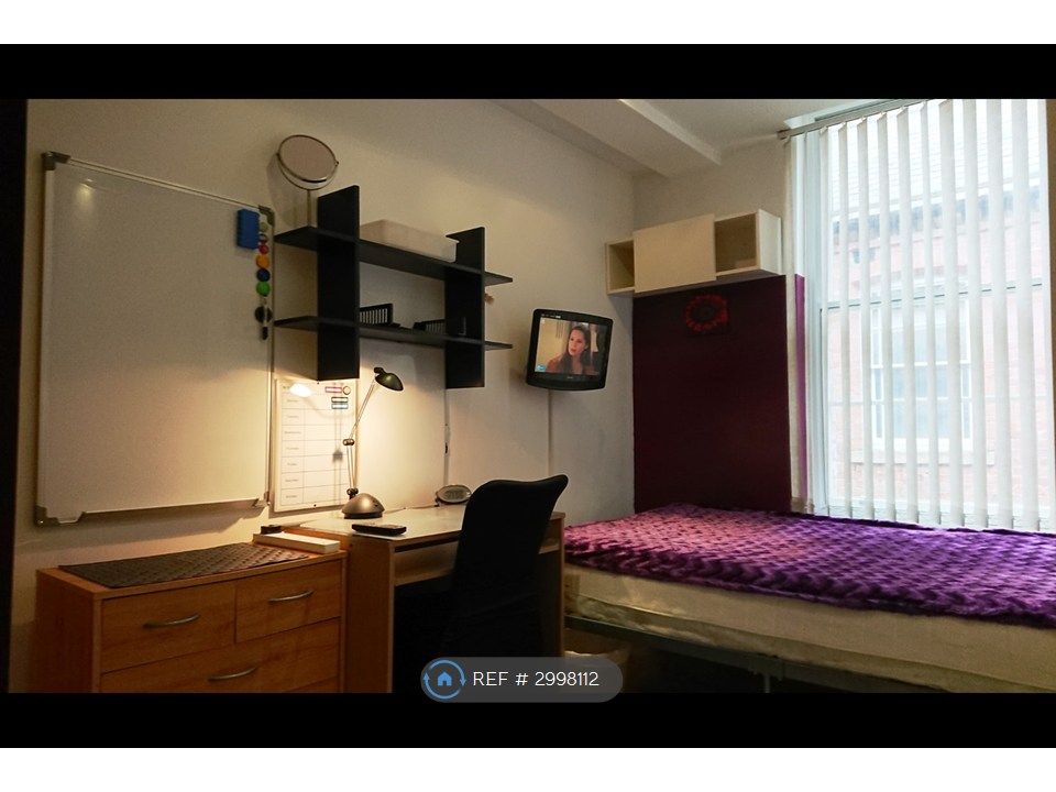 Property photo 3 of 6 Purple Bedroom