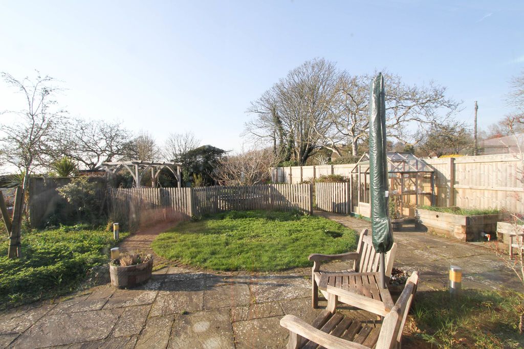 Property photo 3 of 32 Garden