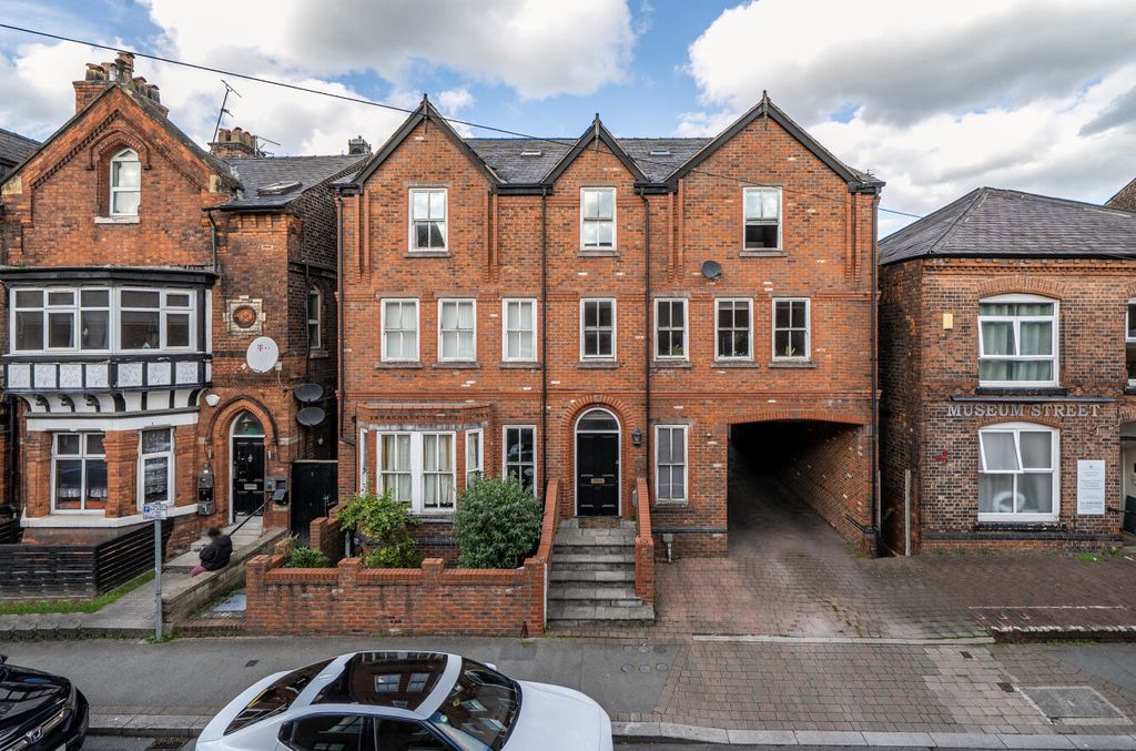 Property photo 1 of 17 1