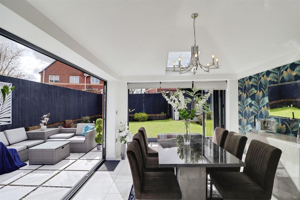 Property photo 2 of 32 B2F7Df6F-Img_0784-Img_0786.Jpg