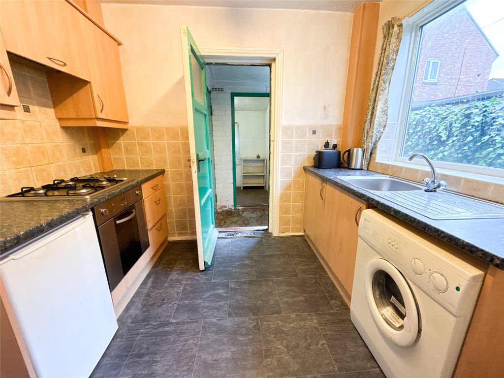 Property photo 3 of 21 Kitchen