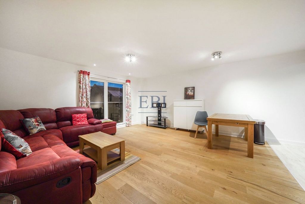 Property photo 2 of 14 Picture No. 02