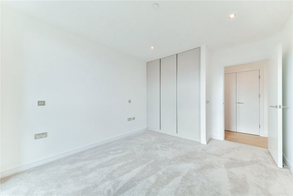 Property photo 3 of 12 Picture No. 02