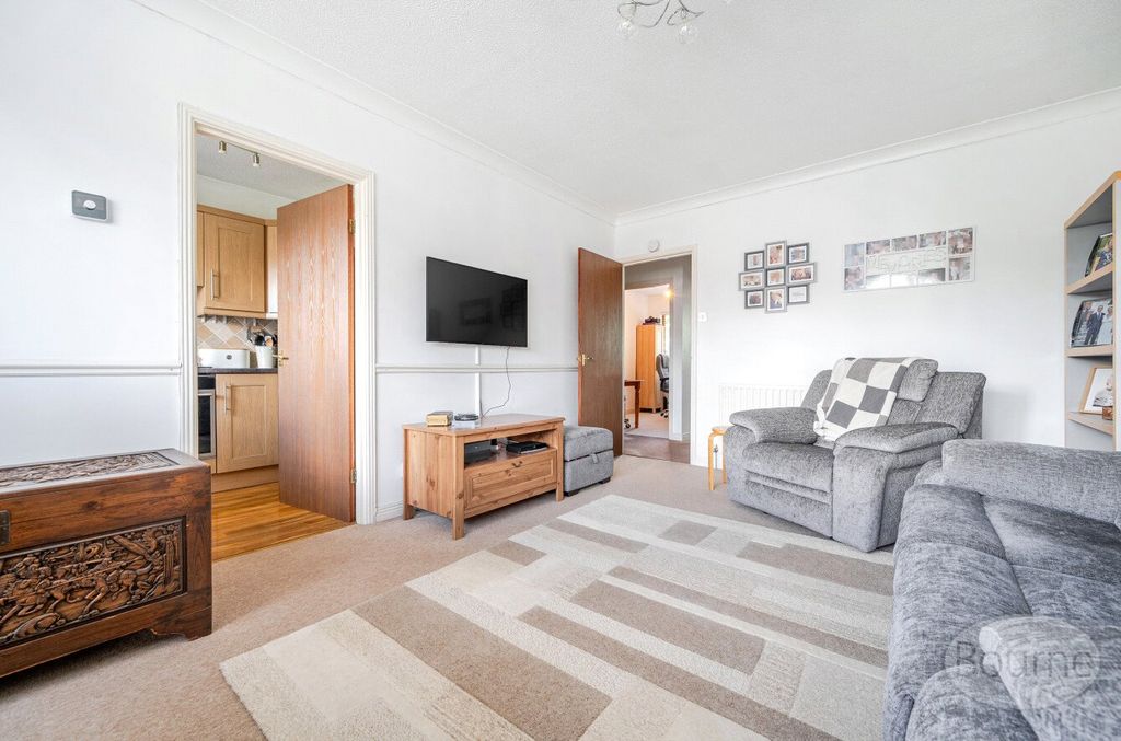 Property photo 2 of 11 d73Ba4Ea-0Aac-402...
