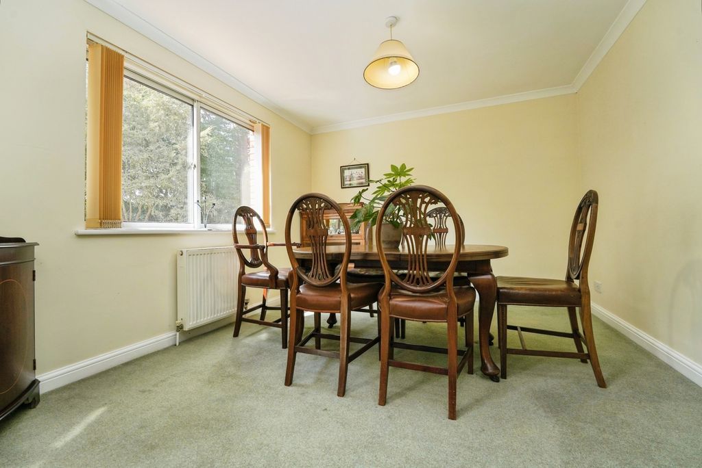 Property photo 3 of 15 Photo