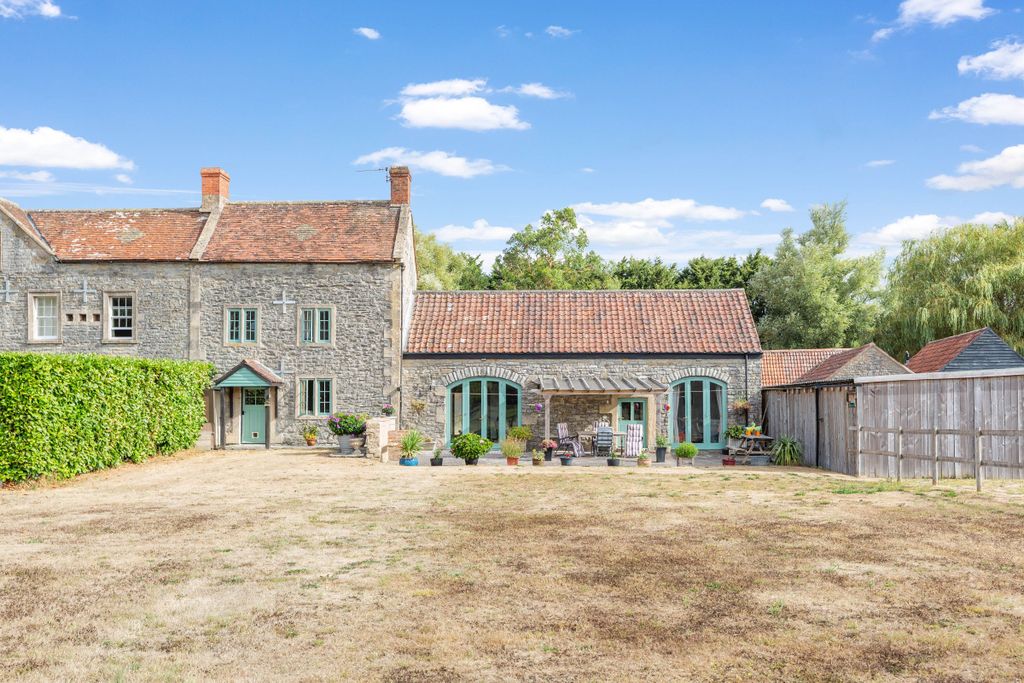 Property photo 1 of 35