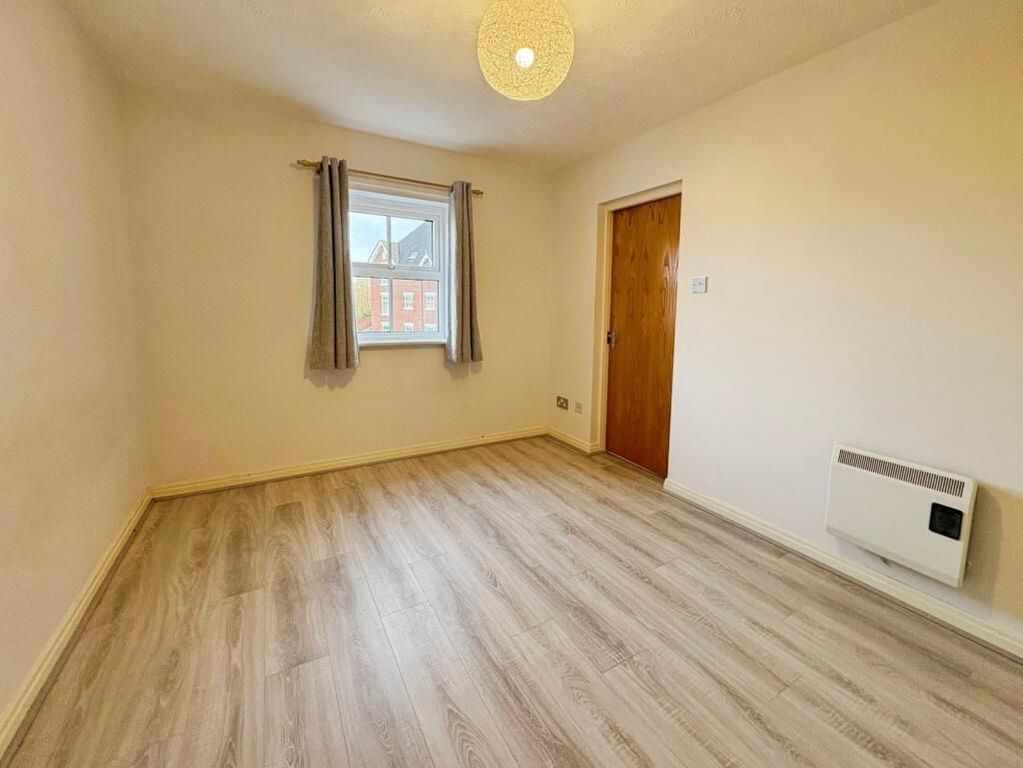 Property photo 1 of 2