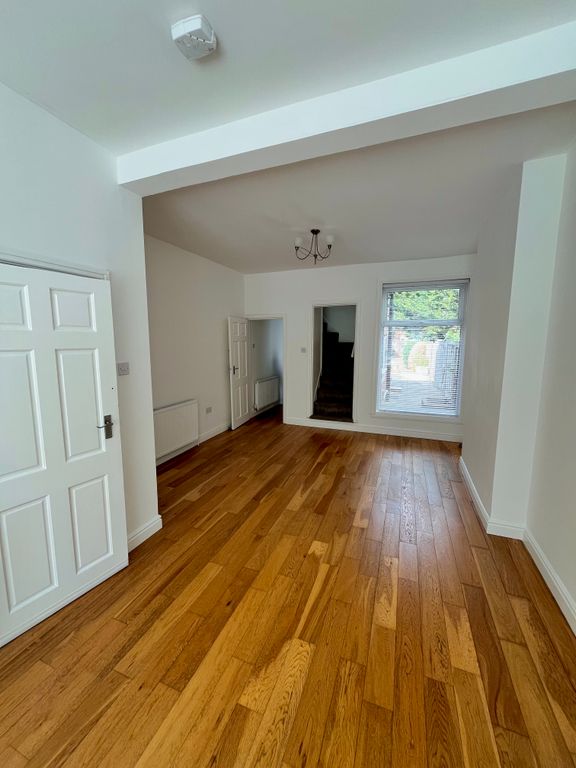 Property photo 3 of 10 Image