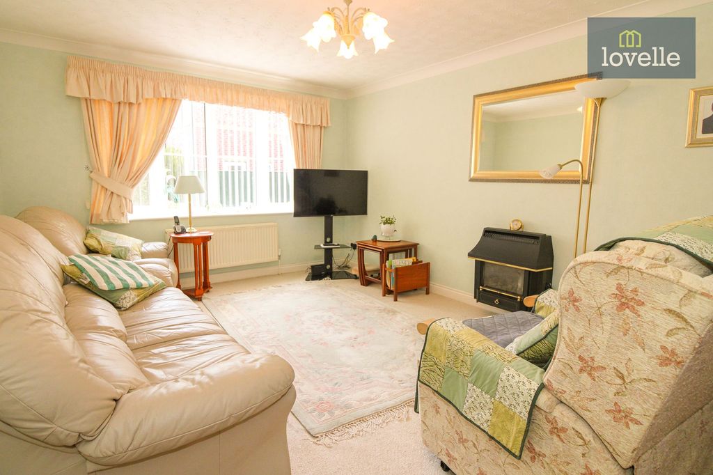 Property photo 3 of 18