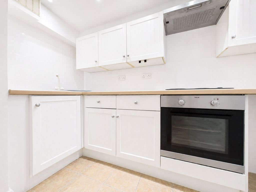 Property photo 1 of 10 Kitchen