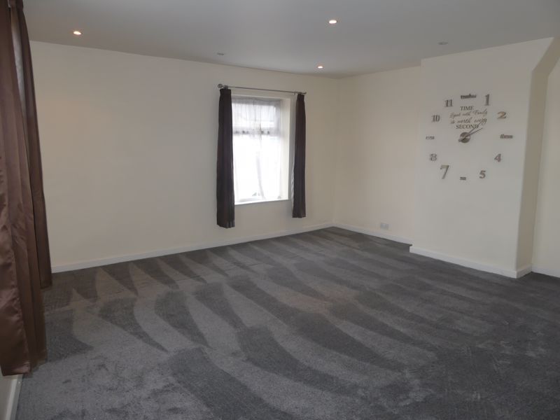 Property photo 1 of 6 Photo 3