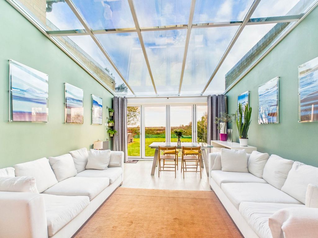 Property photo 2 of 22