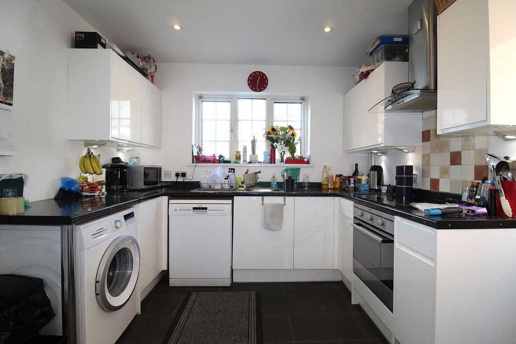 Property photo 3 of 13 Kitchen