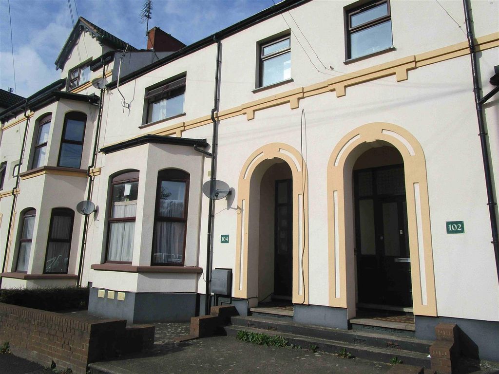 Property photo 1 of 8 Front