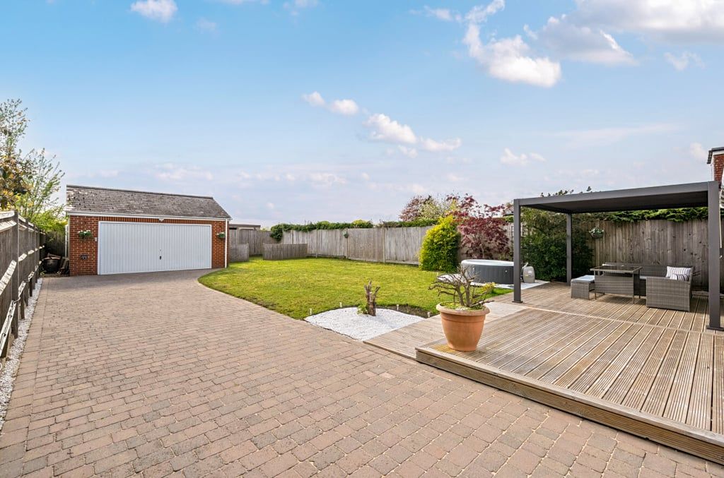 Property photo 3 of 15