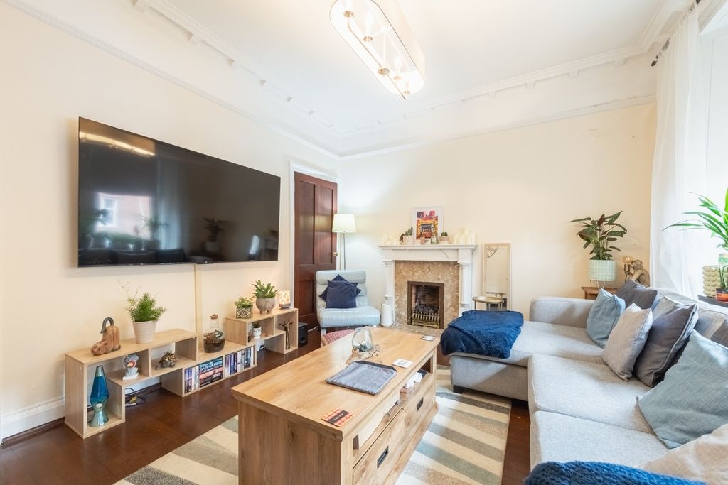 Property photo 2 of 32