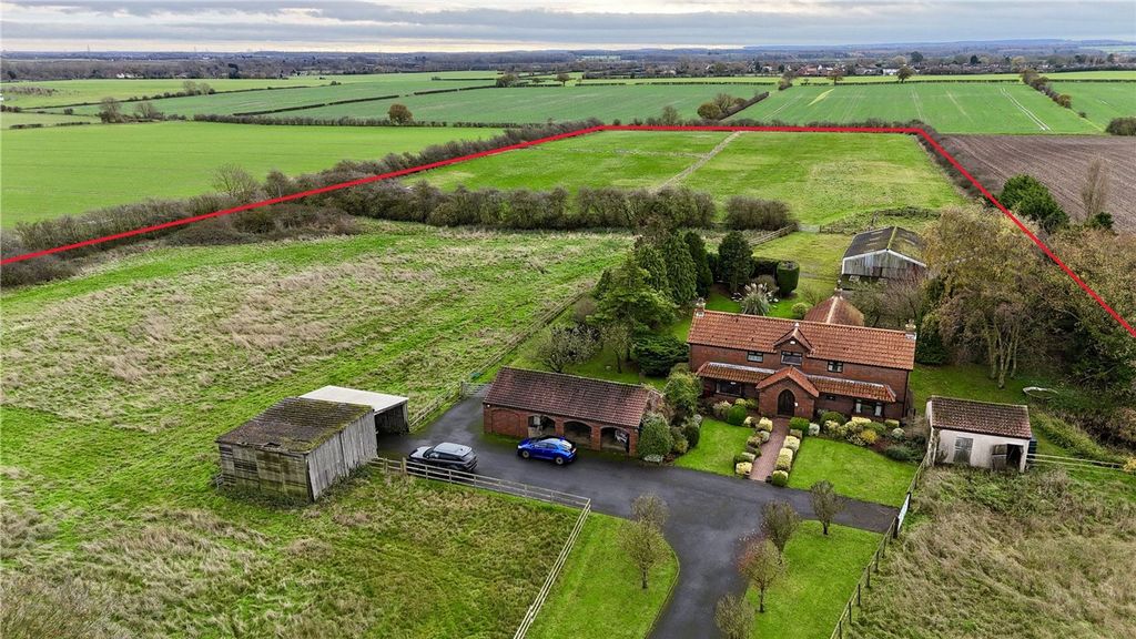 Property photo 2 of 42 Picture No. 02