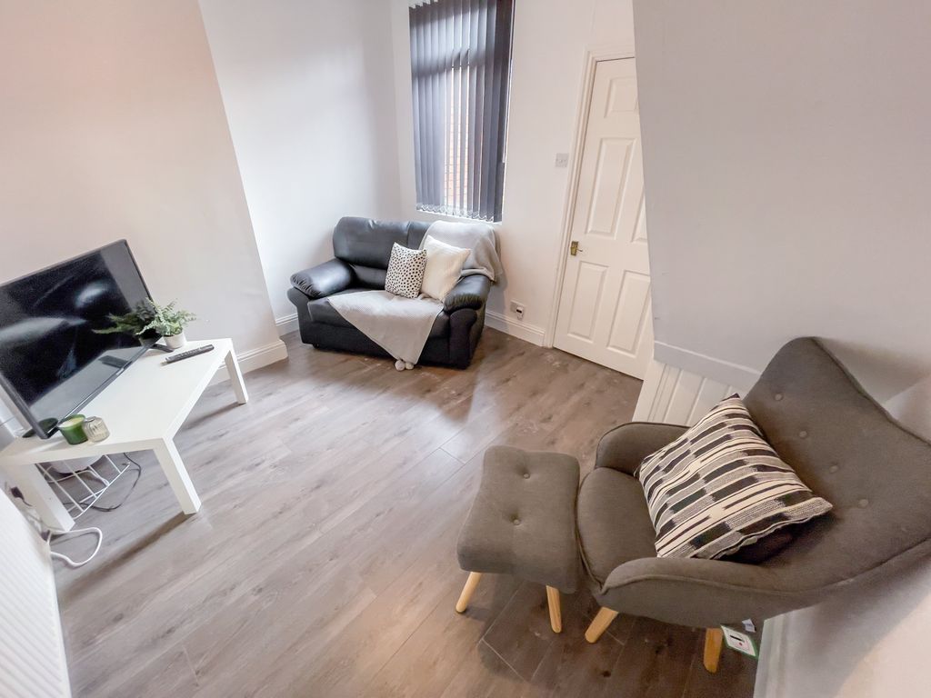 Property photo 2 of 10 1Ca621D4-71Ea-4C1D-A00C-F1Deb03Ad525_1_100_O