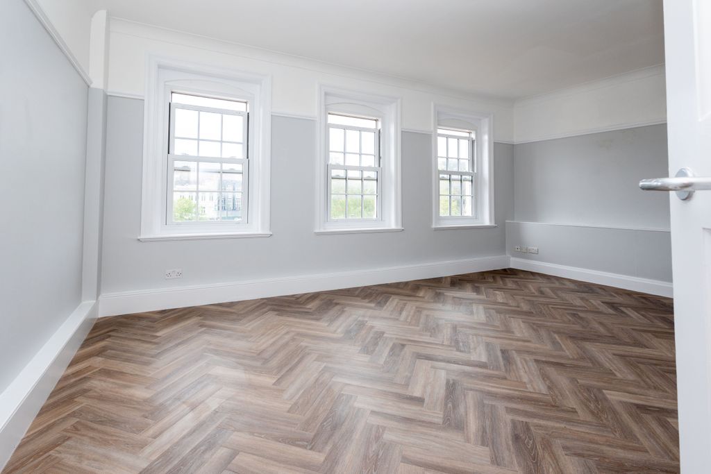 Property photo 3 of 12 Jt3A1558