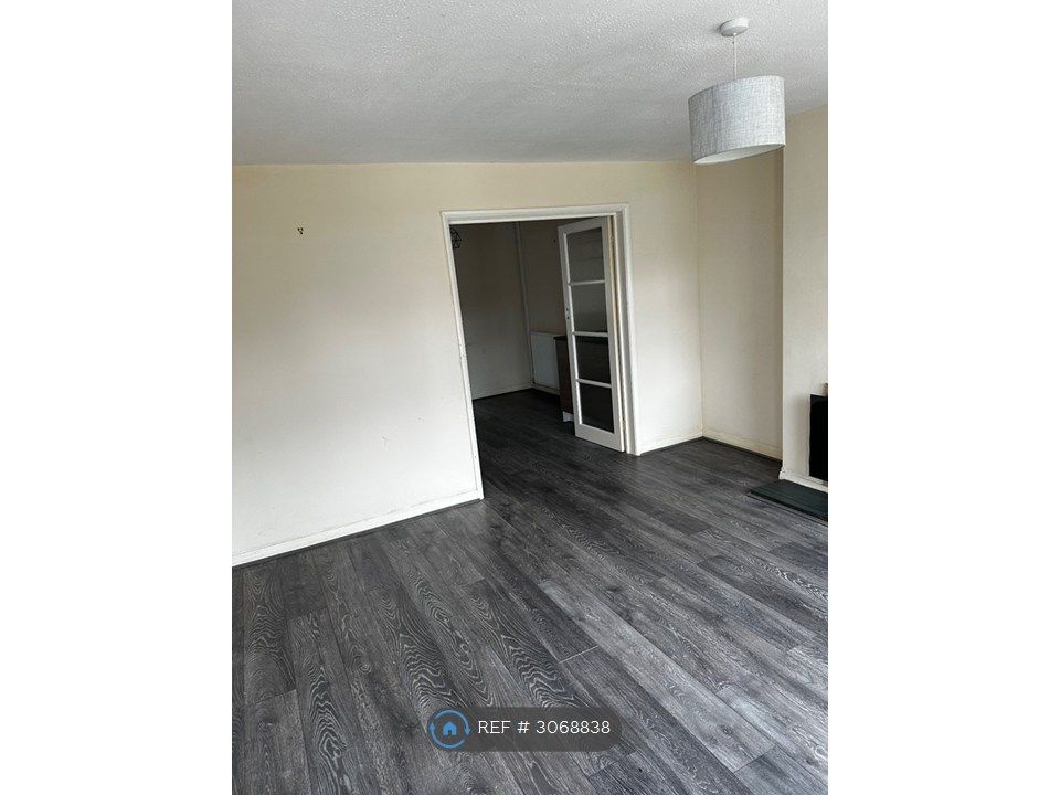Property photo 3 of 25