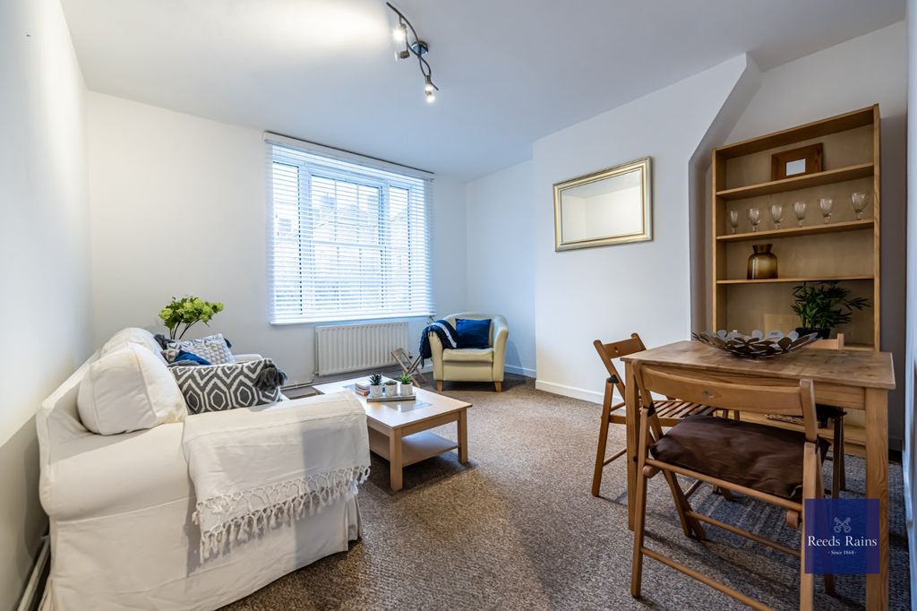 Property photo 1 of 12 Reception Room