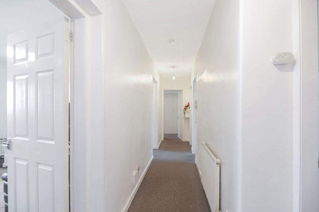 Property photo 2 of 25