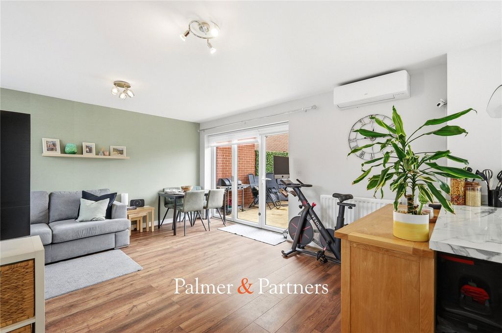 Property photo 2 of 30 Picture No. 28