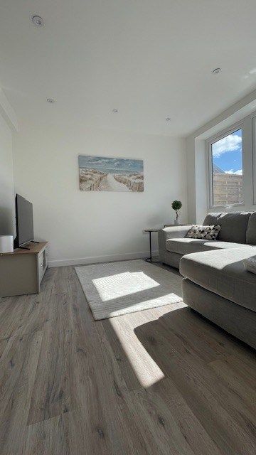 Property photo 3 of 11 Gallery