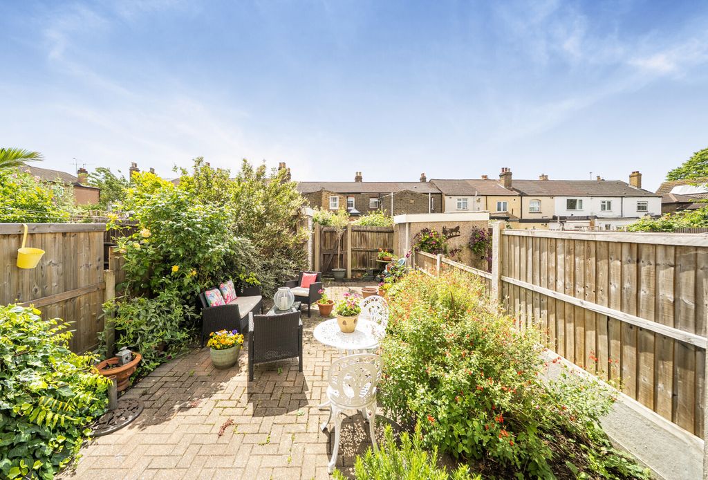 Property photo 3 of 16 1470853-1-6A2162c...