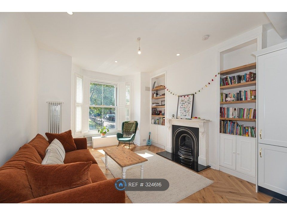 Property photo 3 of 12