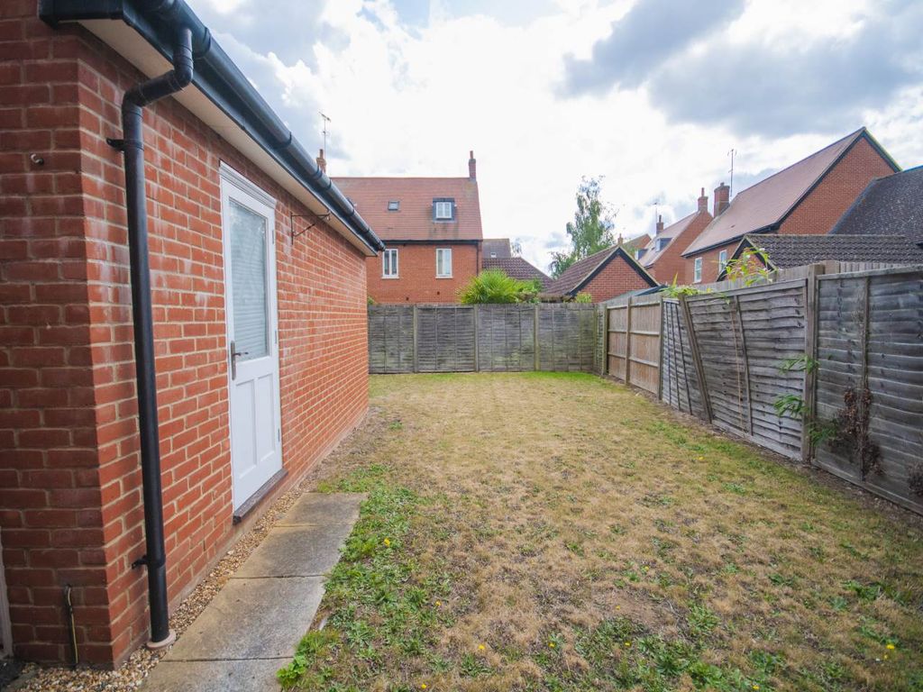 Property photo 2 of 11 Garden