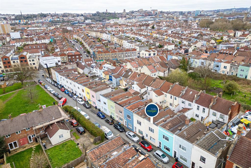 Property photo 1 of 31 35 Sion Road, Southville, Bristol Bs3 3Bd | Freeho