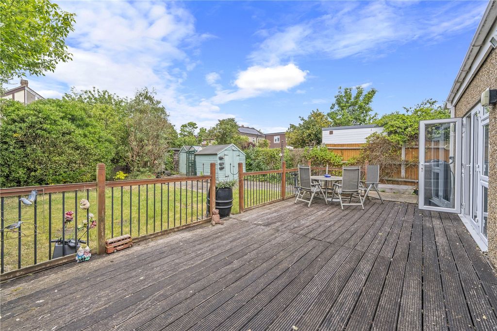 Property photo 2 of 9 Picture No. 15