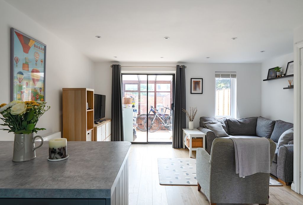 Property photo 2 of 23 1346682-12-68B717...