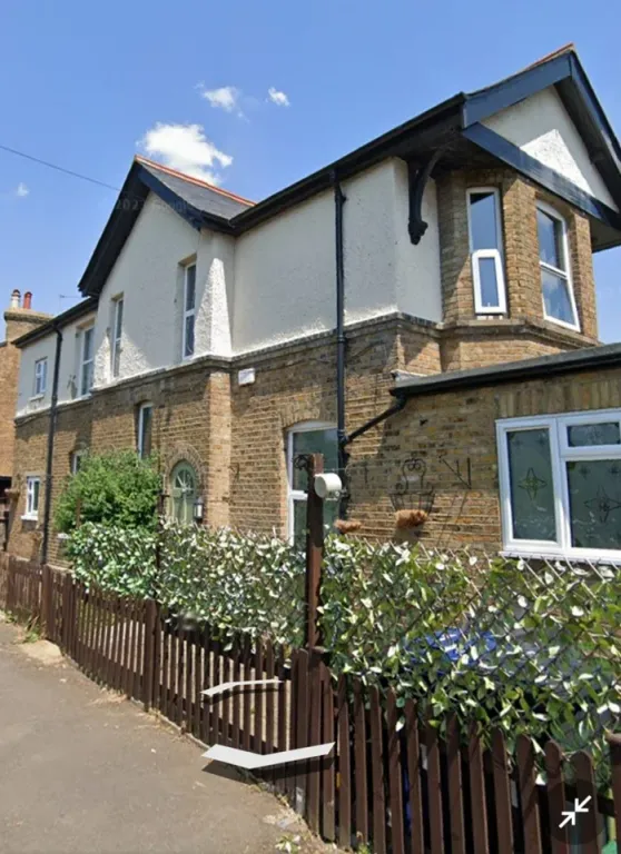 Property photo 1 of 6