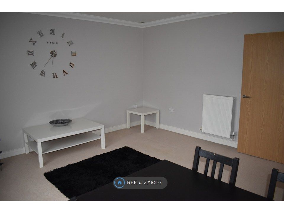 Property photo 2 of 9 Living Room