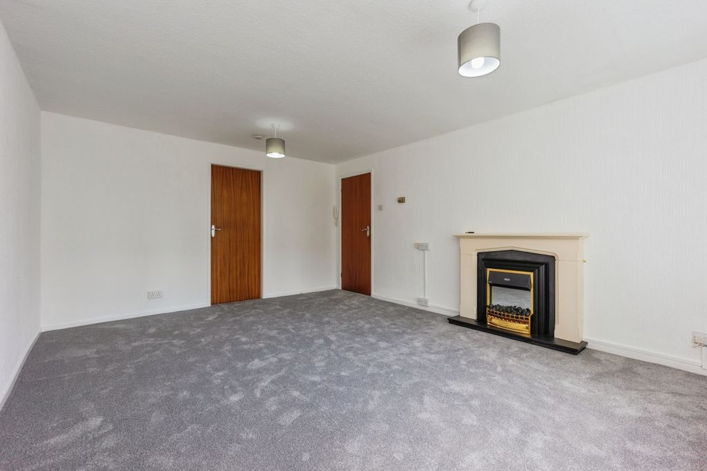Property photo 3 of 16 Image 2