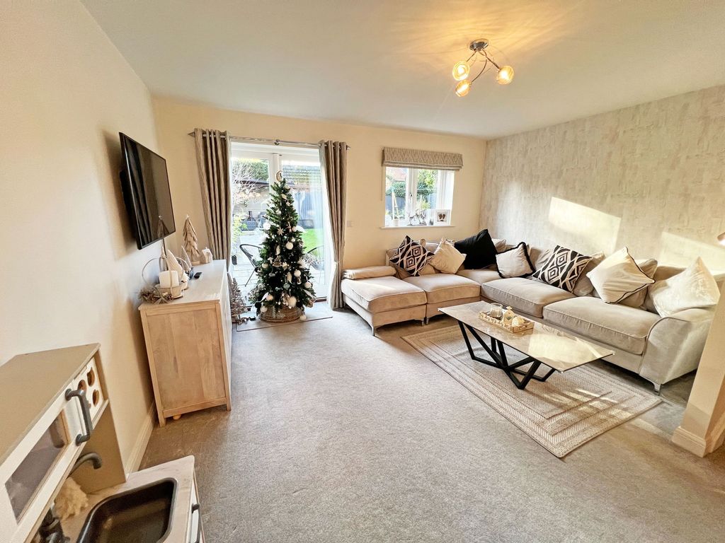 Property photo 3 of 19