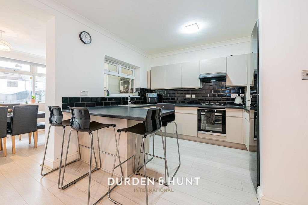 Property photo 3 of 23 Warley-16.Jpg