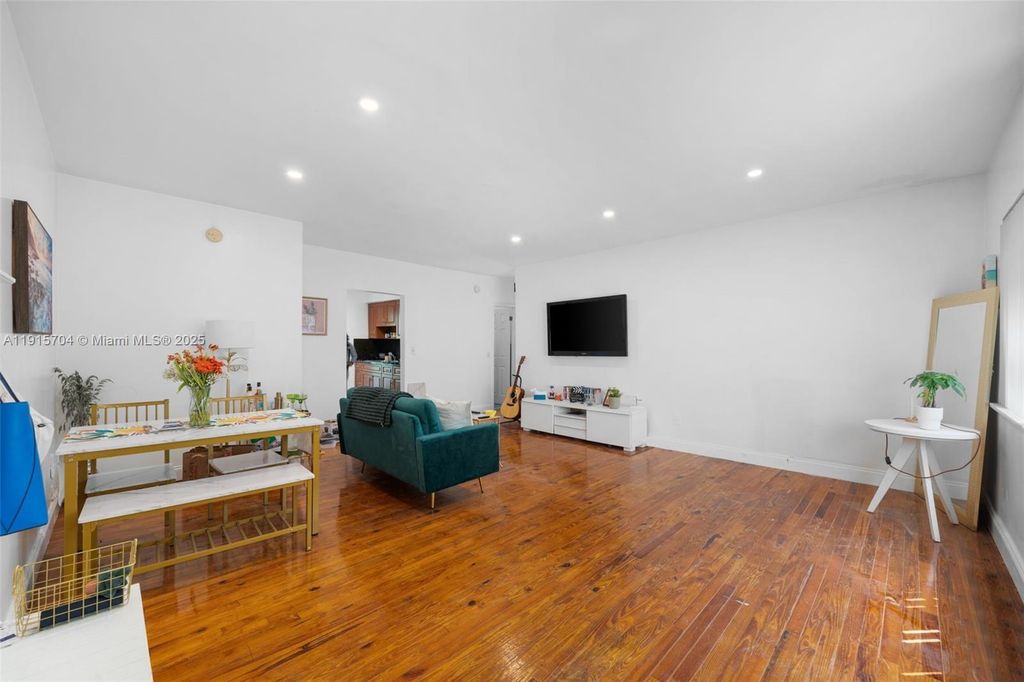 Property photo 3 of 24 <Alttext/>