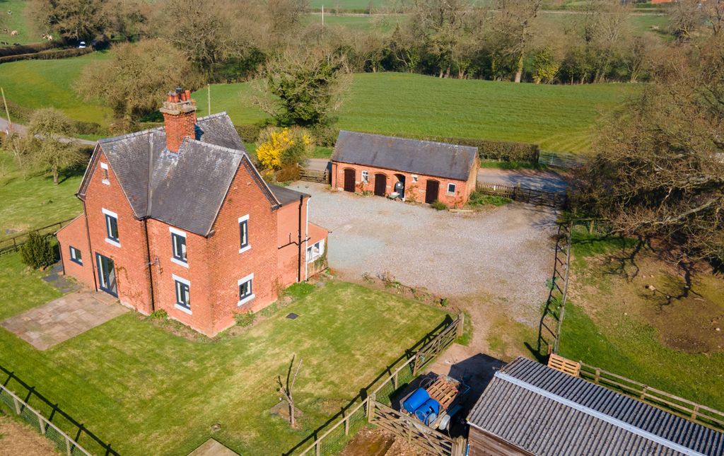 Property photo 1 of 32